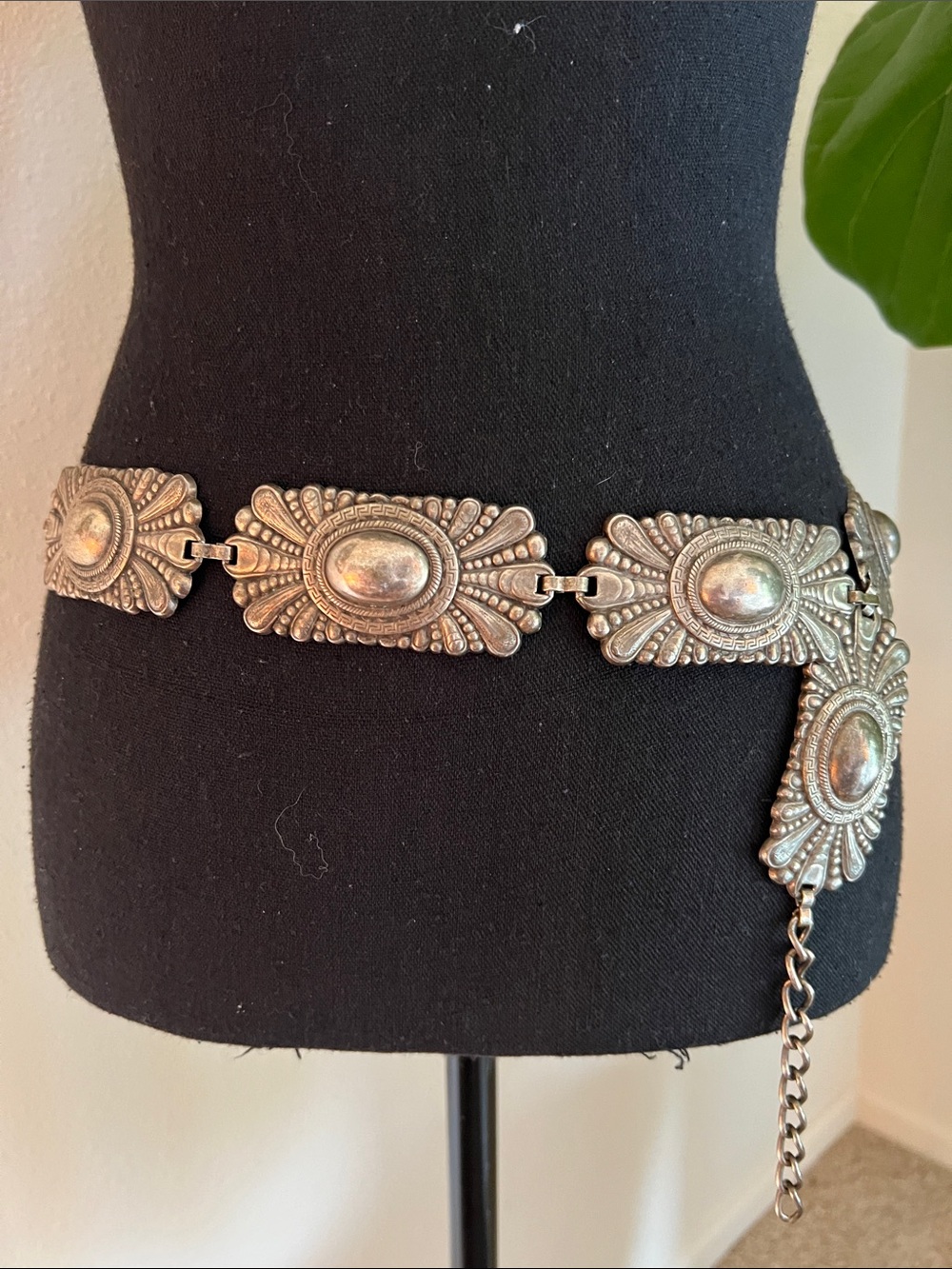 ESCADA Women’s Vintage Designer Silver Tone Concho Chain Link Metal Belt - Picture 12 of 12